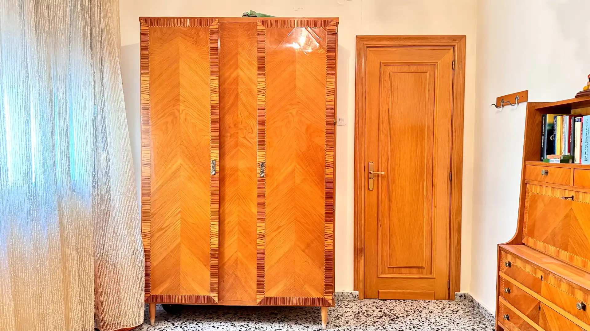 Bedroom of Flat for sale in Valencia
