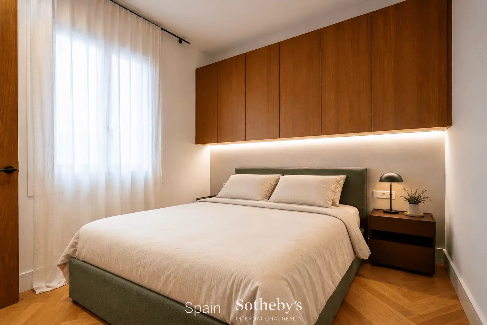 Bedroom of Apartments for sale in Madrid  with Air Conditioner and Heating