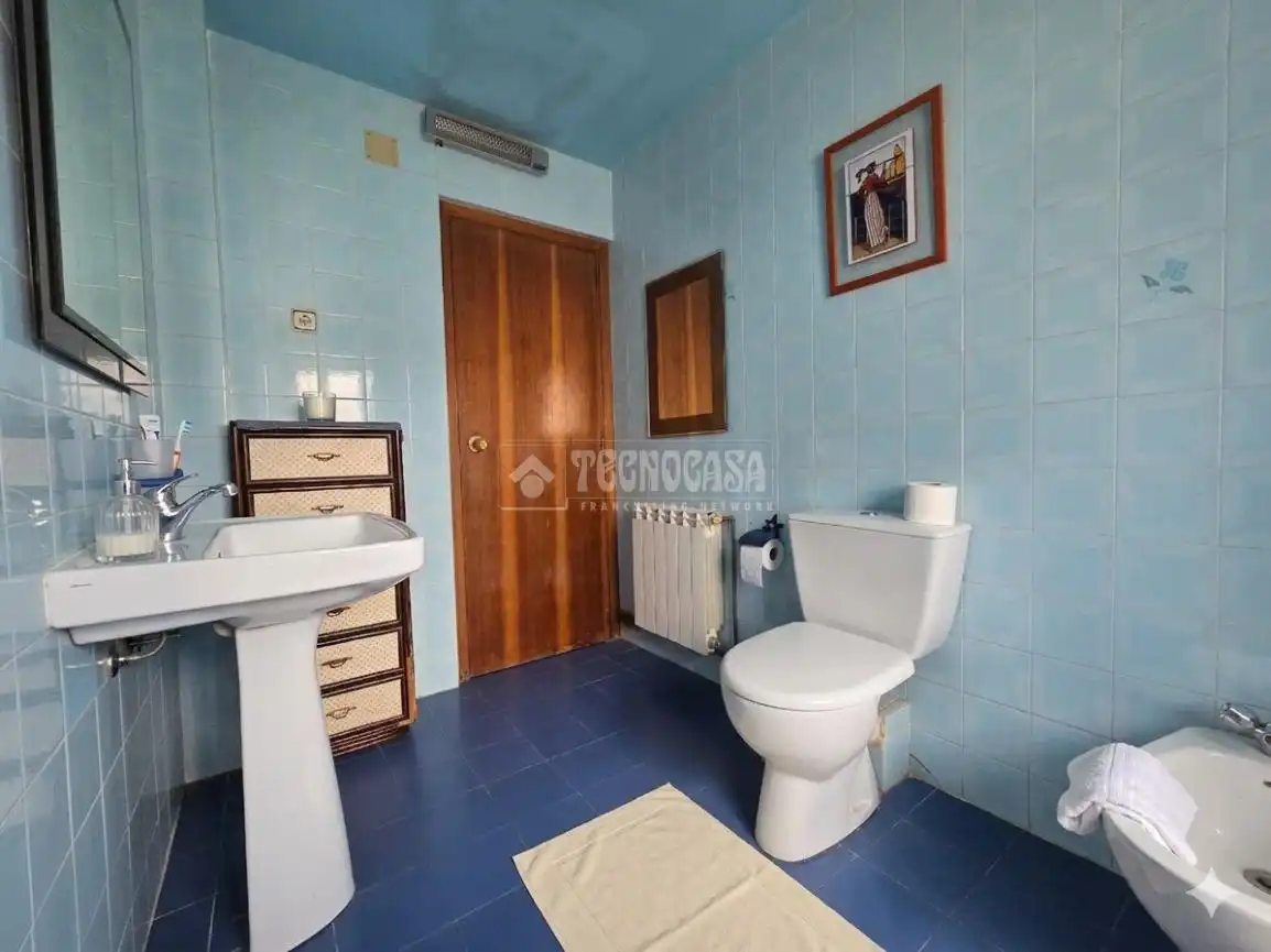 Bathroom of Detached homes for sale in Velilla de San Antonio  with Heating, Private garden and Terrace