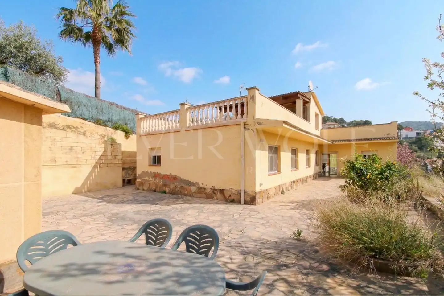 Vista exterior de Casa o xalet en venda en Sitges amb Aire condicionat, Calefacció i Jardí privat