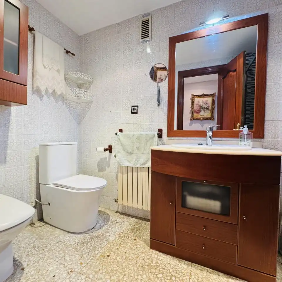 Flat for sale in De Cesáreo Alierta, La Granja