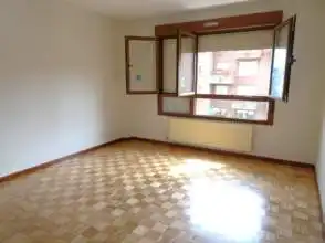Habitación de Piso de alquiler en Gijón  con Calefacción, Parquet y Trastero