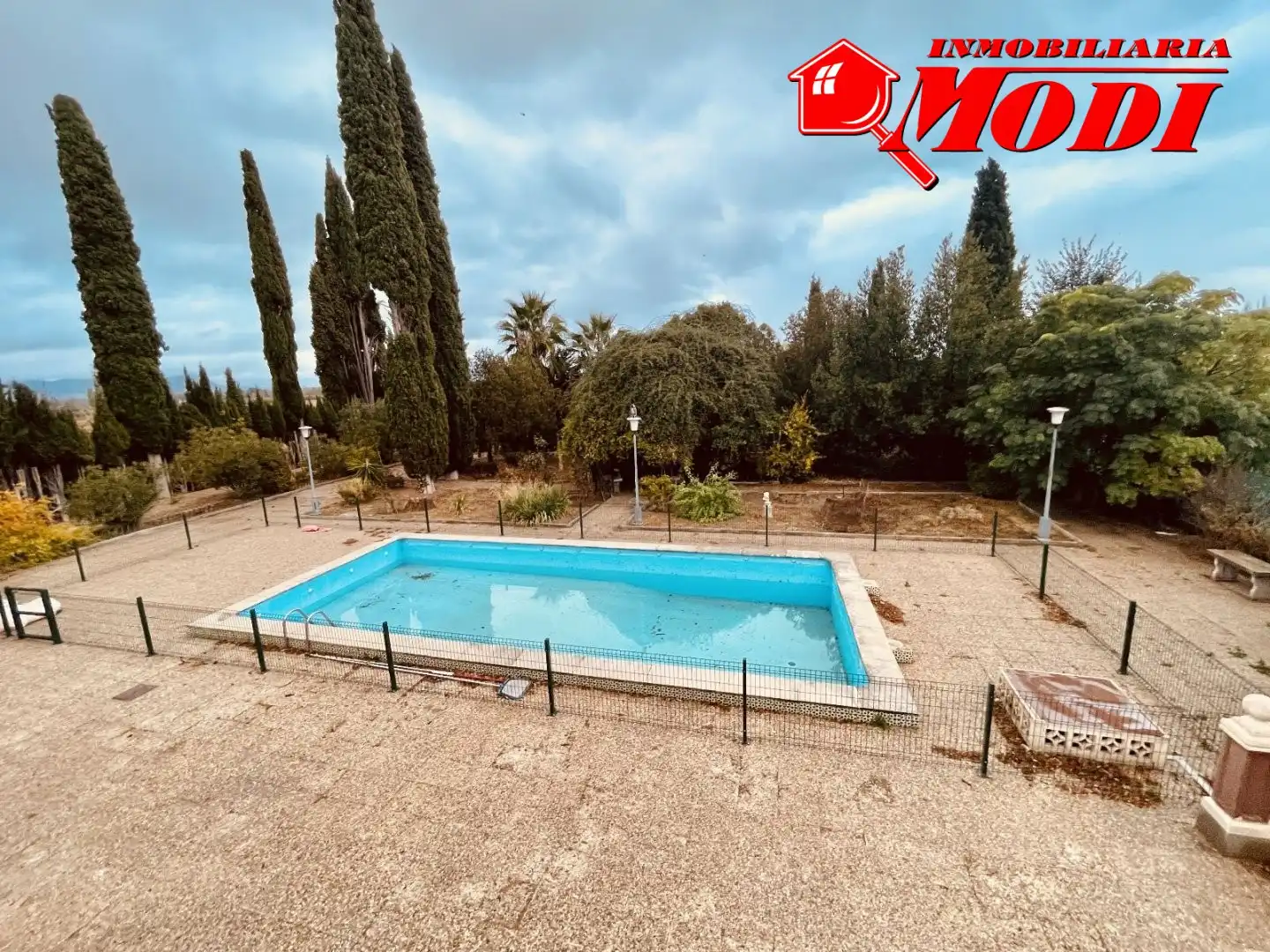 Schwimmbecken von Country house zum Verkauf in Santa Fe mit Klimaanlage, Heizung und Privatgarten