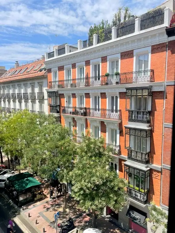 Vista exterior de Estudio de alquiler en Madrid con Aire acondicionado, Parquet y Amueblado