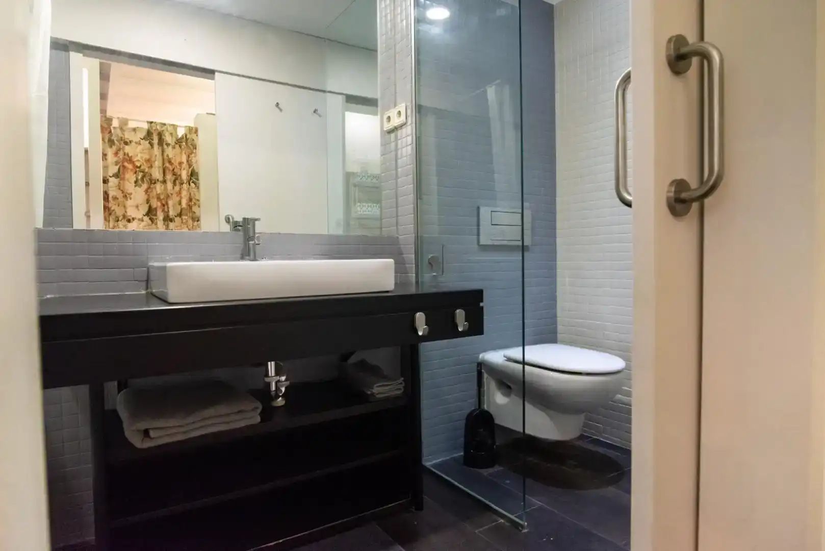 Bany de Dúplex per a compartir en Alcobendas amb Aire condicionat, Parquet i Moblat
