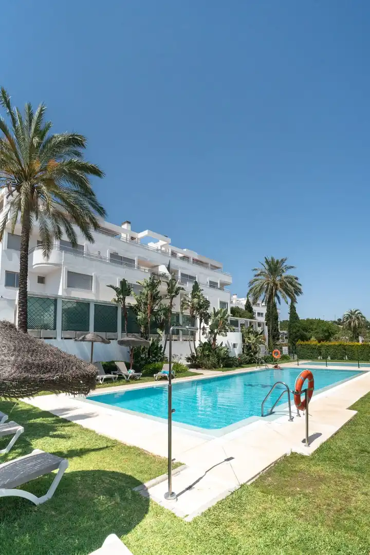 Vista exterior de Dúplex en venta en Mijas con Aire acondicionado, Terraza y Piscina
