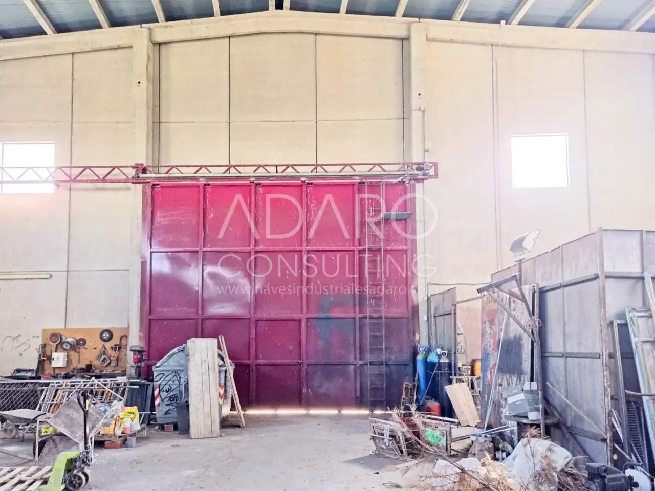 Vista exterior de Nave industrial en venta en Leganés con Alarma