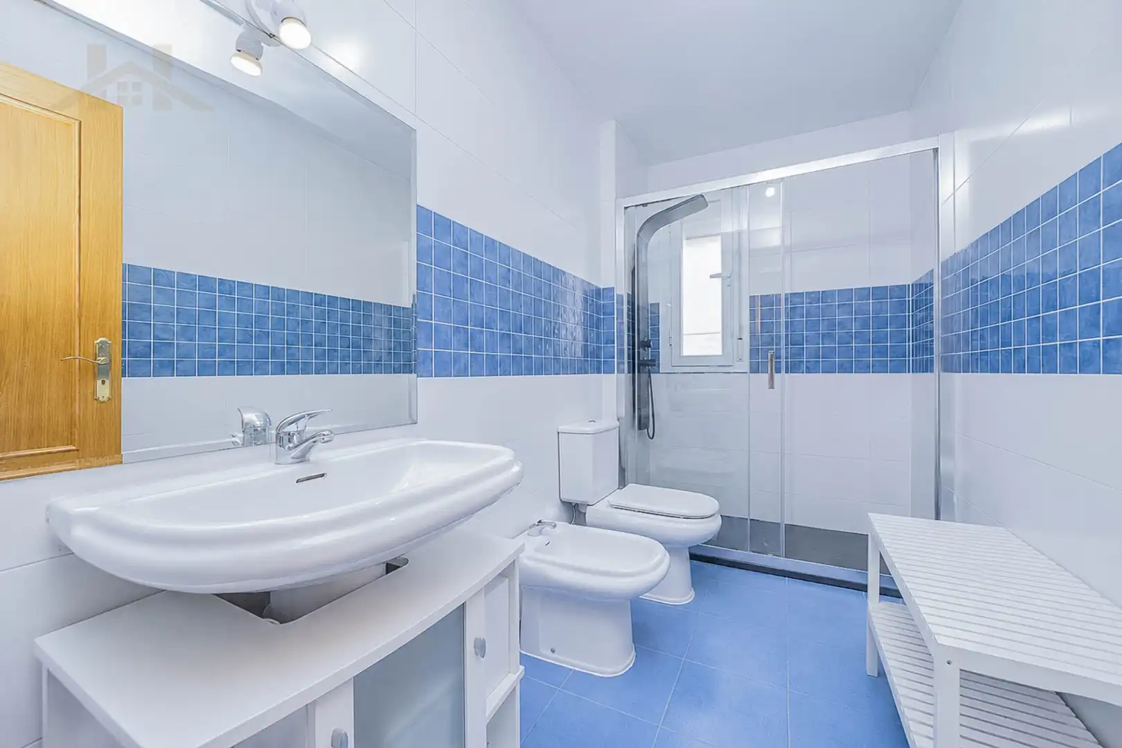 Baño de Casa adosada en venta en Parla con Calefacción y Terraza