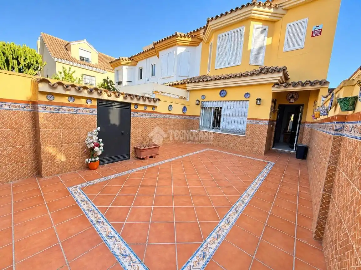 Casa adosada en venda a Valdelagrana