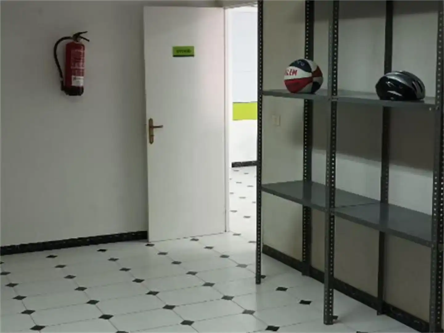 Commercial properties for sale in Noia