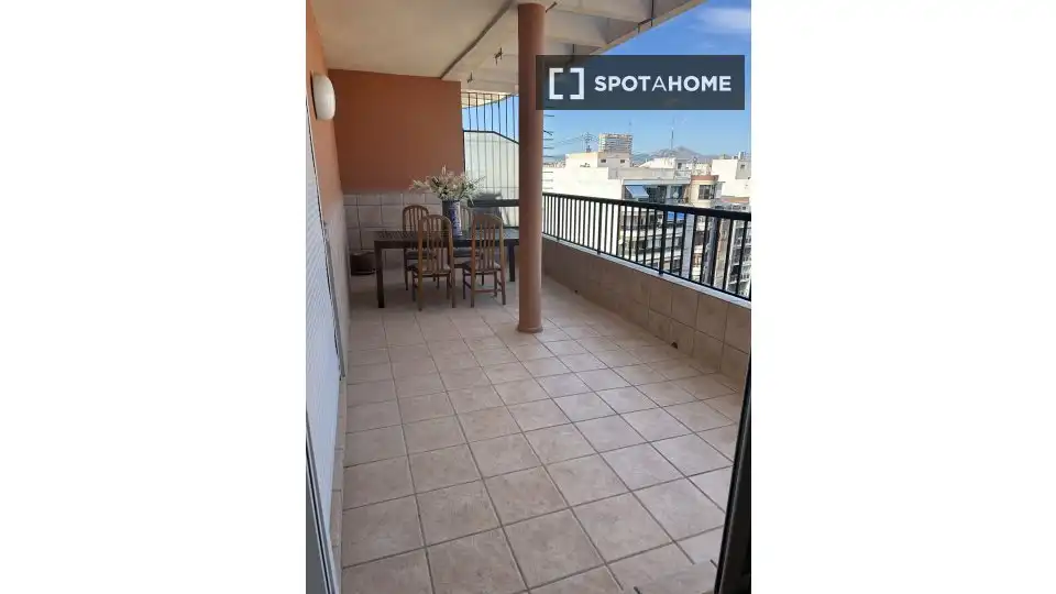Terraza de Apartamento para compartir en Alicante / Alacant con Aire acondicionado, Calefacción y Terraza