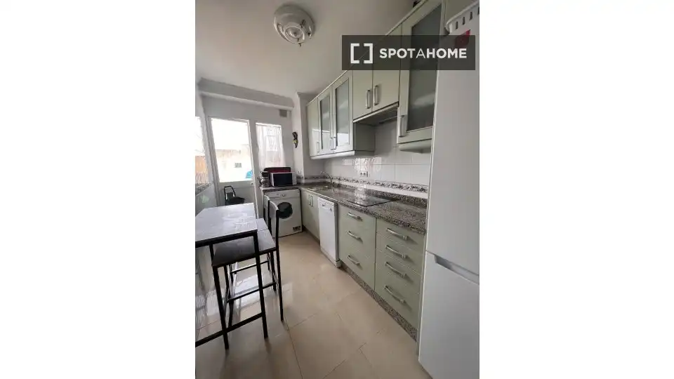Room in La Calzada - La Florida