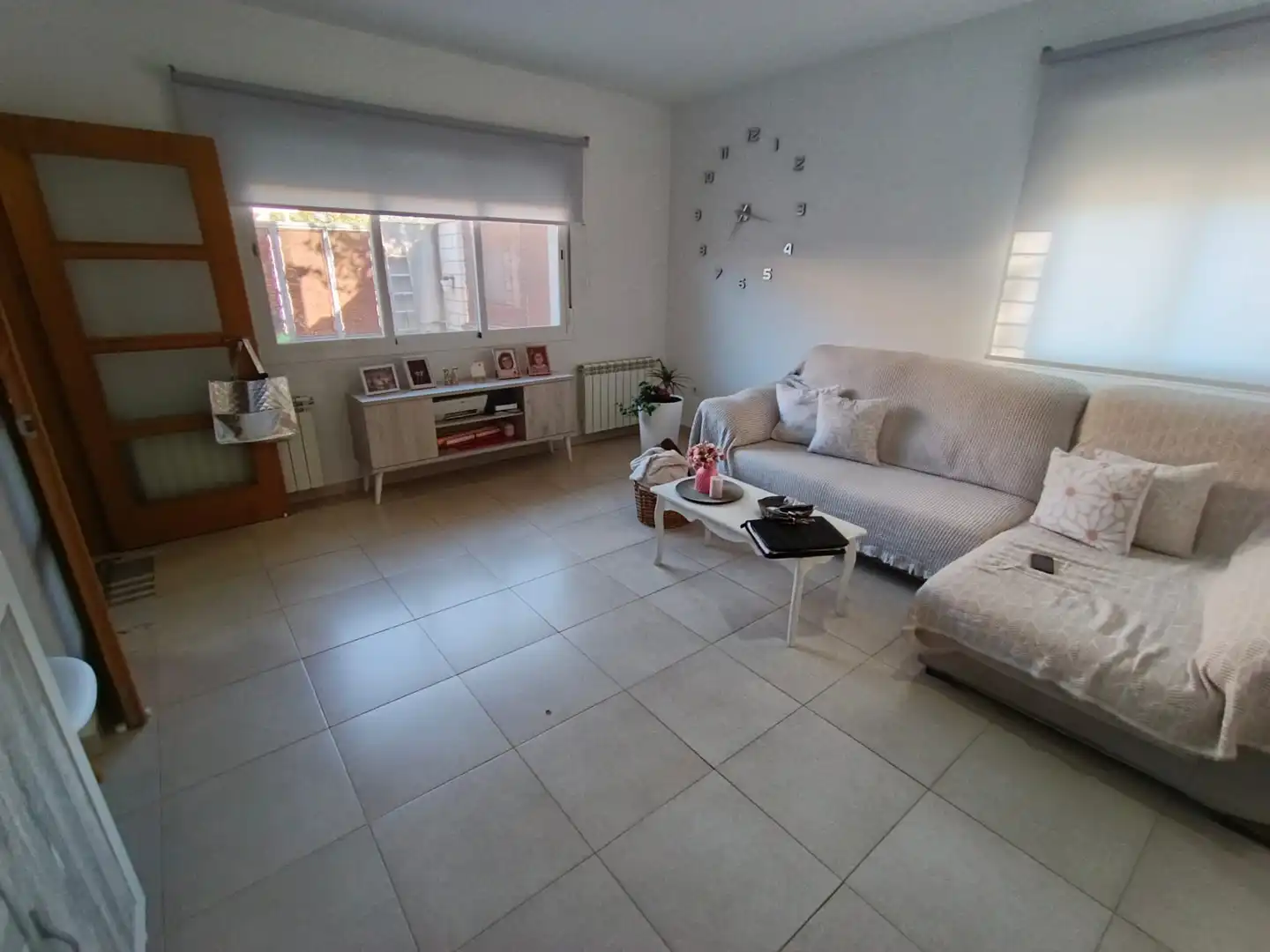 Sala d'estar de Casa adosada en venda en Mérida amb Moblat