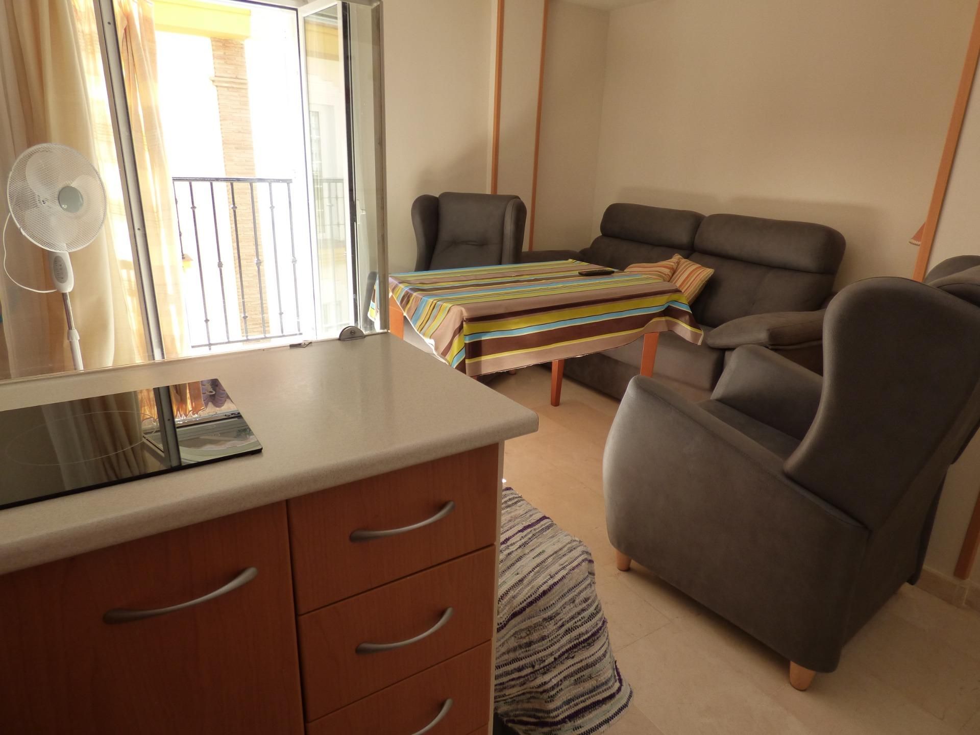 Dormitori de Pis en venda en Fuengirola amb Calefacció, Terrassa i Moblat