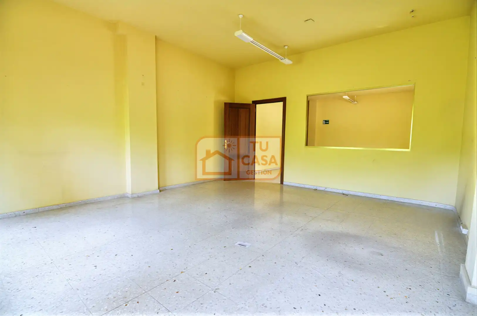 Büro zum Verkauf in Cáceres mit Klimaanlage und Heizung