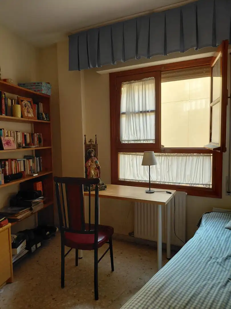 Bedroom of Flat for sale in Sevilla  with Air Conditioner, Heating and Storage room