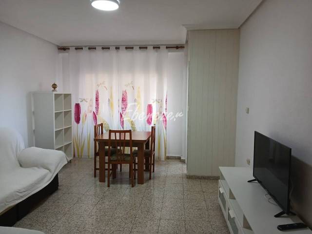 Piso en Alquiler en Juan de la Cueva en San Ginés