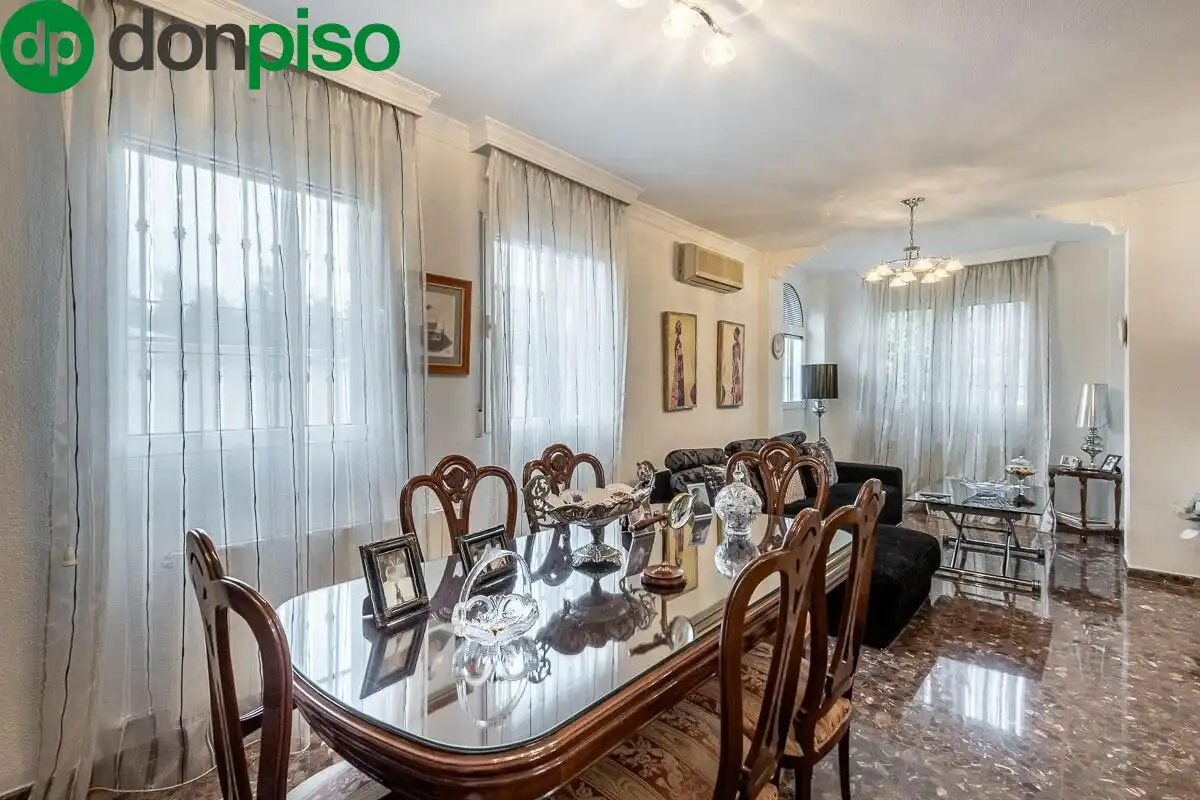 Dining room of Houses for sale in Granada  with Air Conditioner, Heating and Terrace