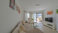Sala d'estar de Apartament en venda en Mijas amb Aire condicionat, Terrassa i Traster