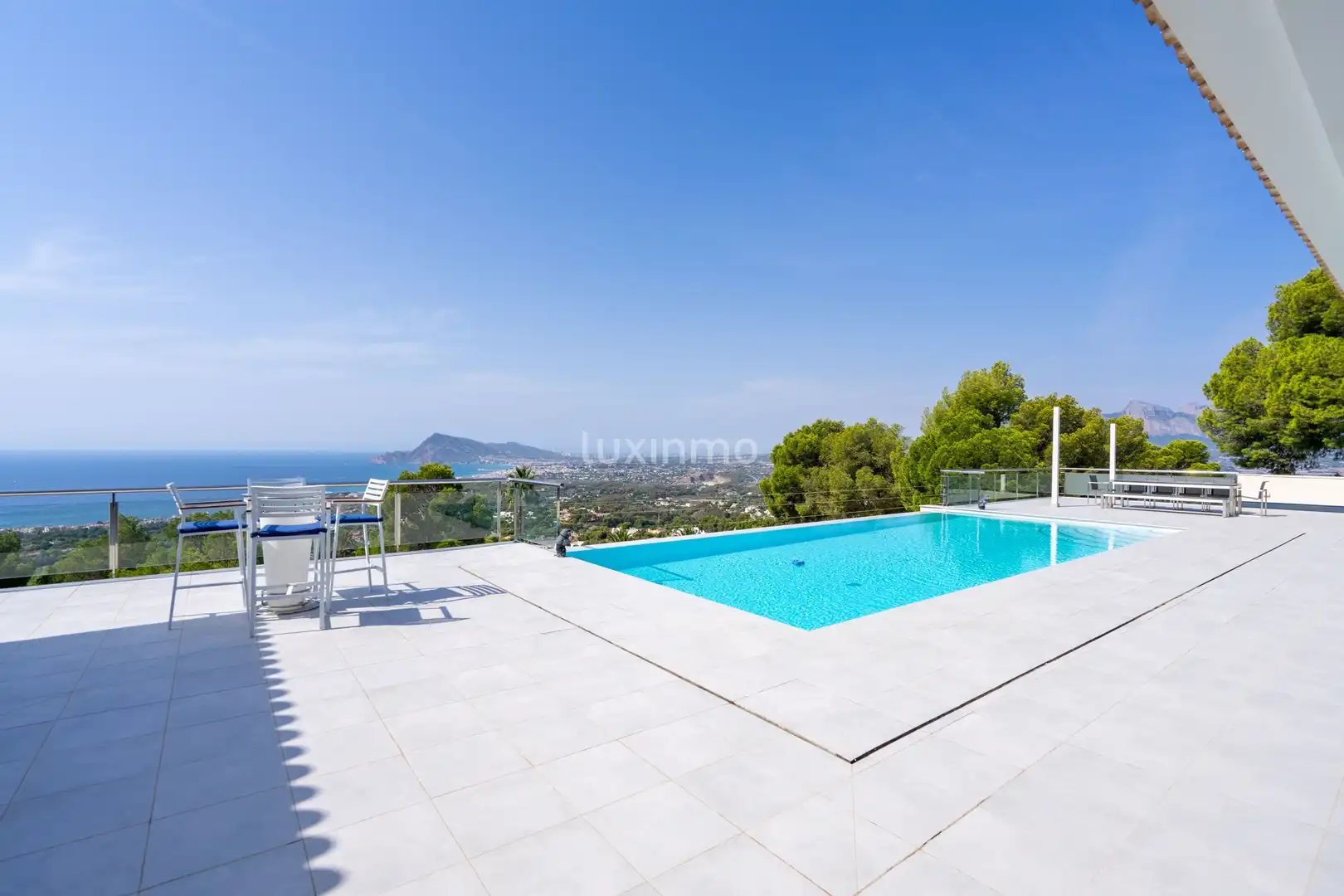 Schwimmbecken von Haus oder Chalet zum Verkauf in Altea mit Klimaanlage, Heizung und Terrasse