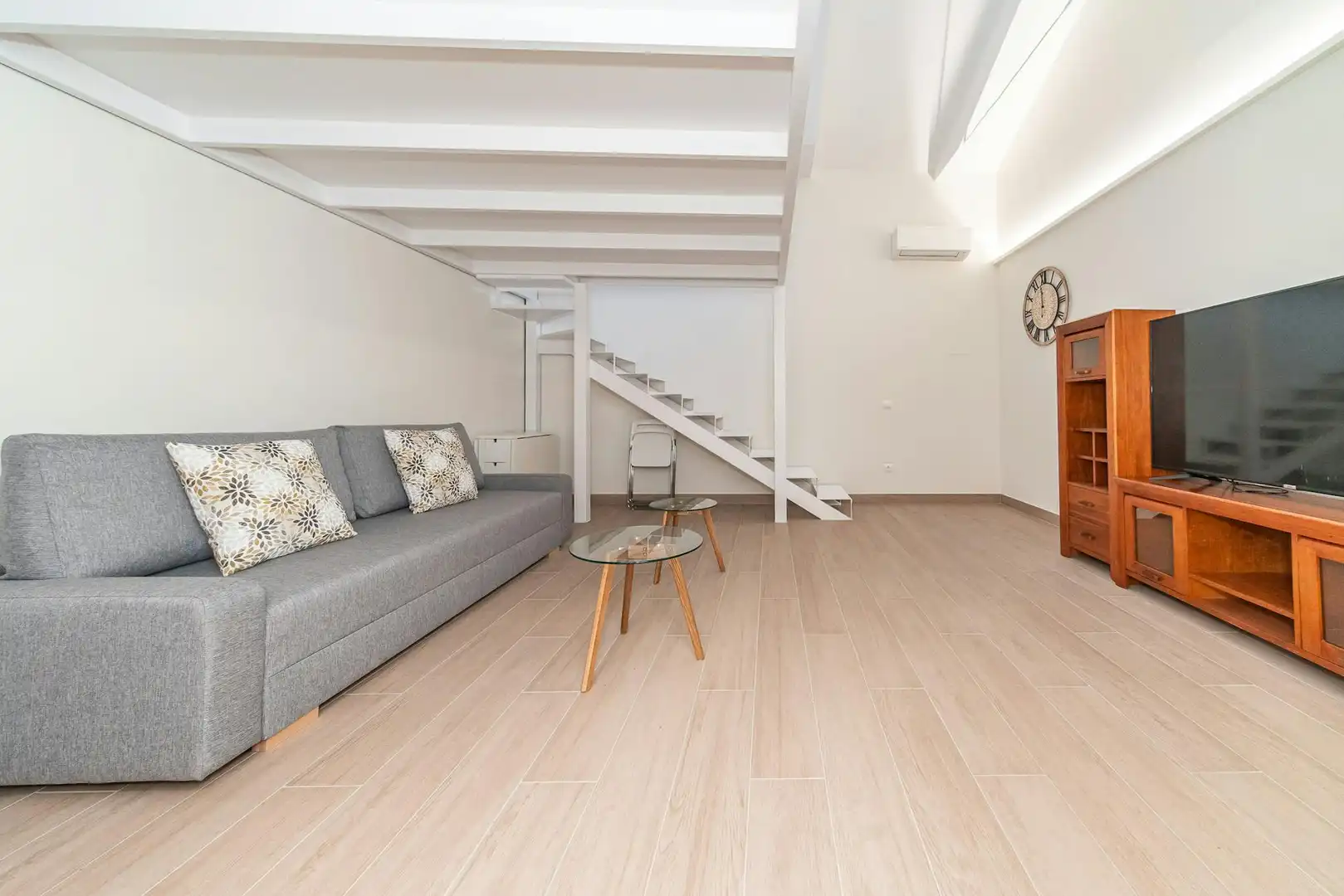 Flat for rent in Madrid  with Air Conditioner, Heating and Furnished