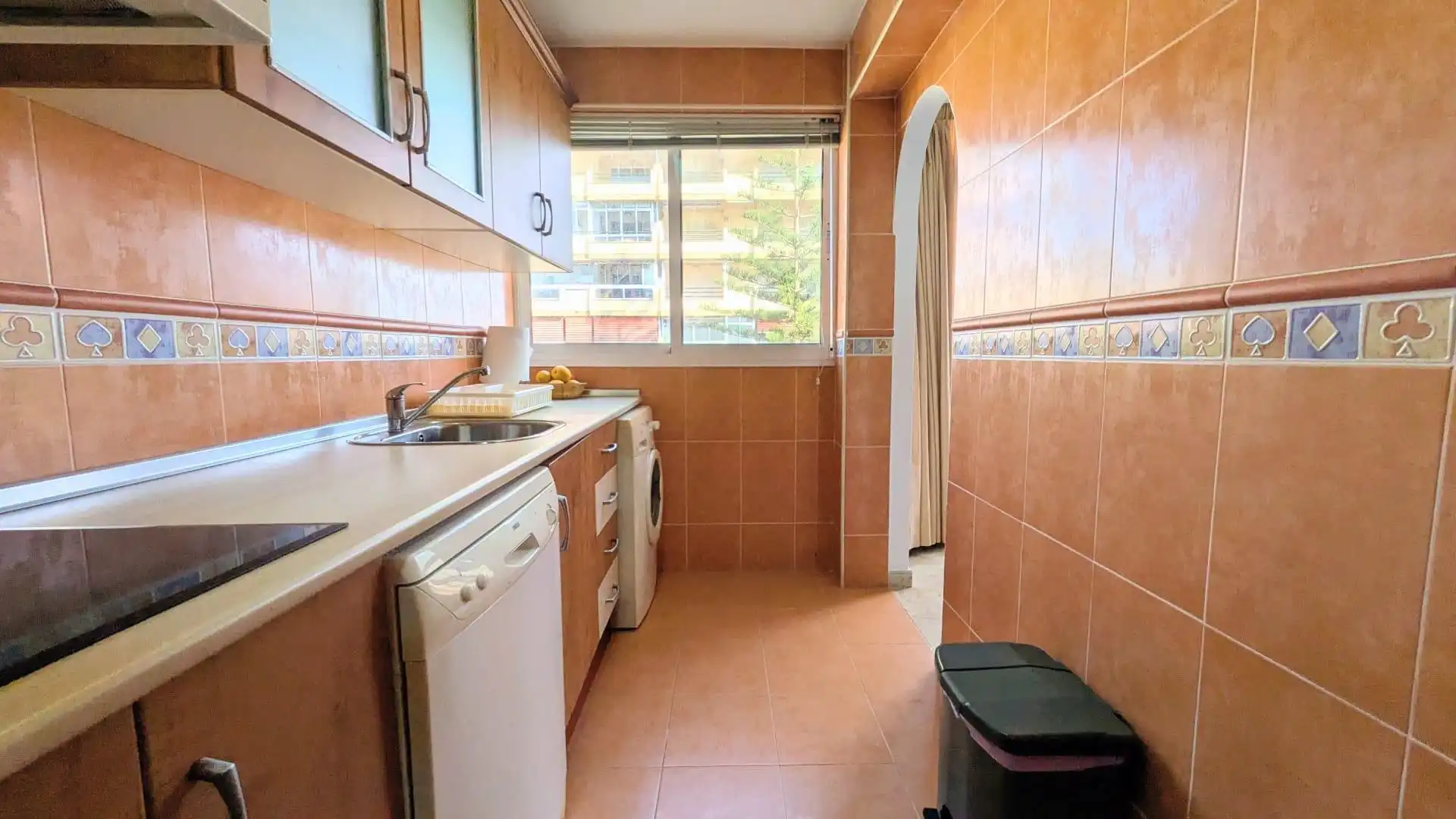 Apartamento con piscina en alquiler en Los Boliches, imagen 7
