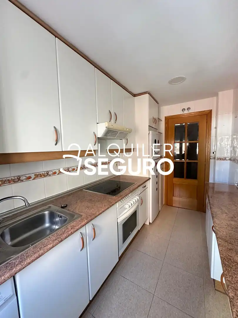Cocina de Piso de alquiler en Alcorcón con Calefacción y Amueblado