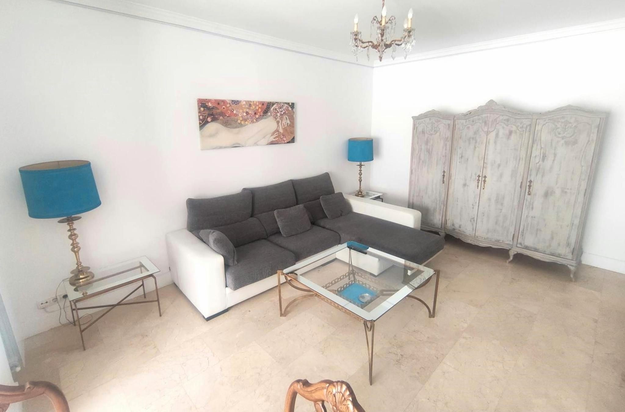 Living room of Flat for rent in  Madrid Capital  with Air Conditioner, Heating and Furnished