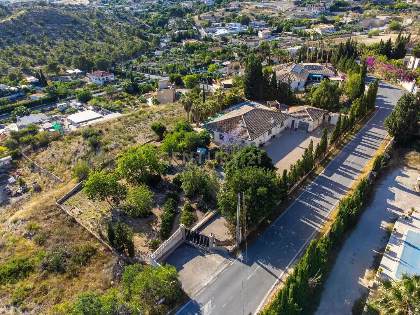 Vista exterior de Casa o chalet en venta en Alicante / Alacant con Jardín privado, Trastero y Piscina