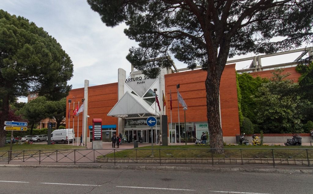 Vista exterior de Casa o xalet en venda en  Madrid Capital amb Aire condicionat, Calefacció i Jardí privat