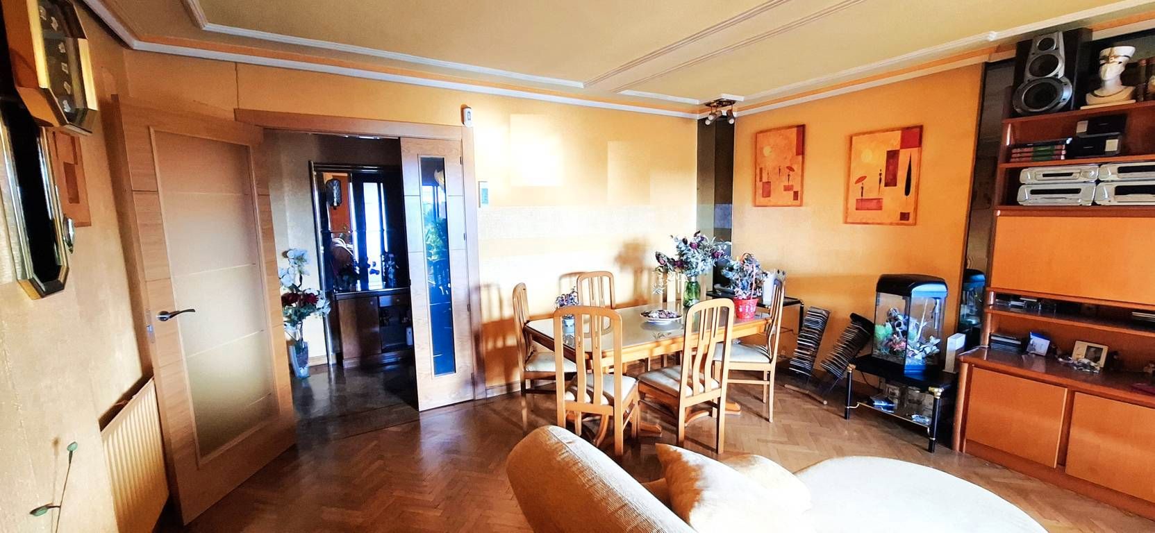 Dining room of Flat for sale in Fuenlabrada  with Air Conditioner, Heating and Parquet flooring