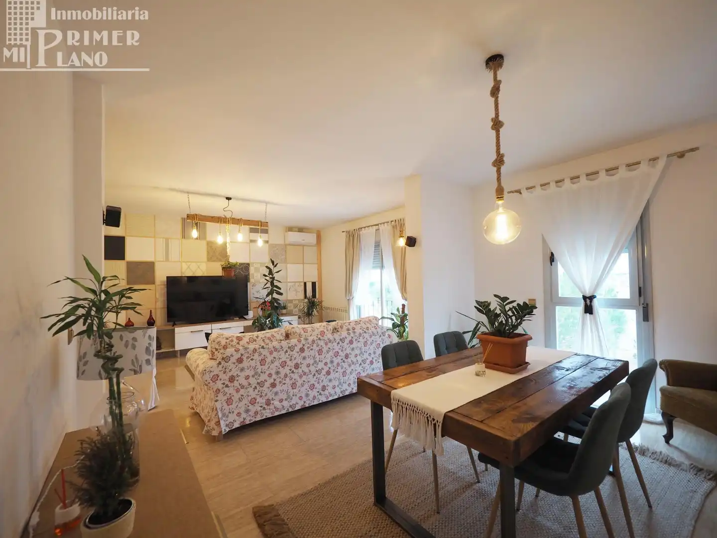 Sala d'estar de Dúplex en venda en Tomelloso amb Aire condicionat, Calefacció i Terrassa