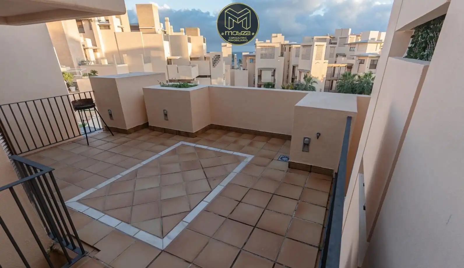 Terrasse von Dachboden zur Miete in Estepona