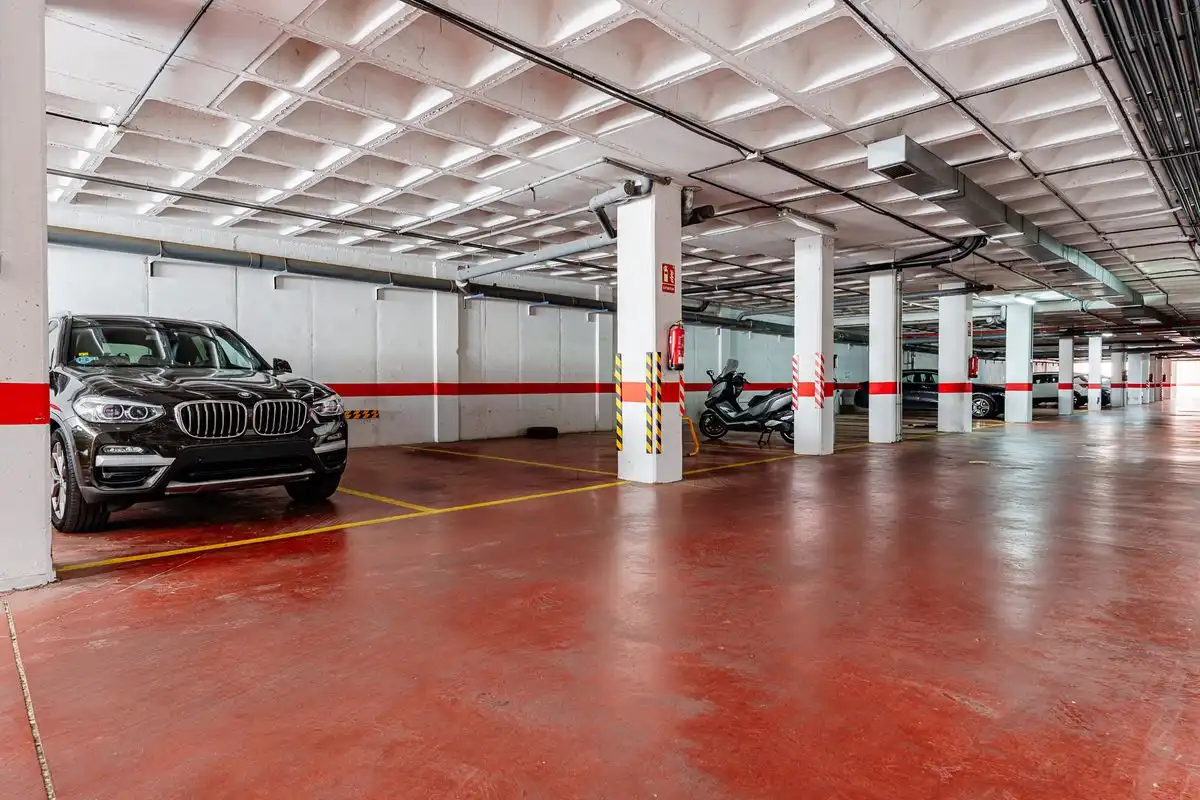 Parking of Flat for sale in Alcalá de Henares  with Air Conditioner, Heating and Private garden