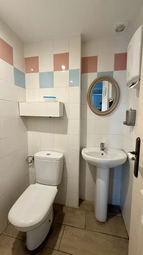 Baño de Local de alquiler en Portugalete con Amueblado