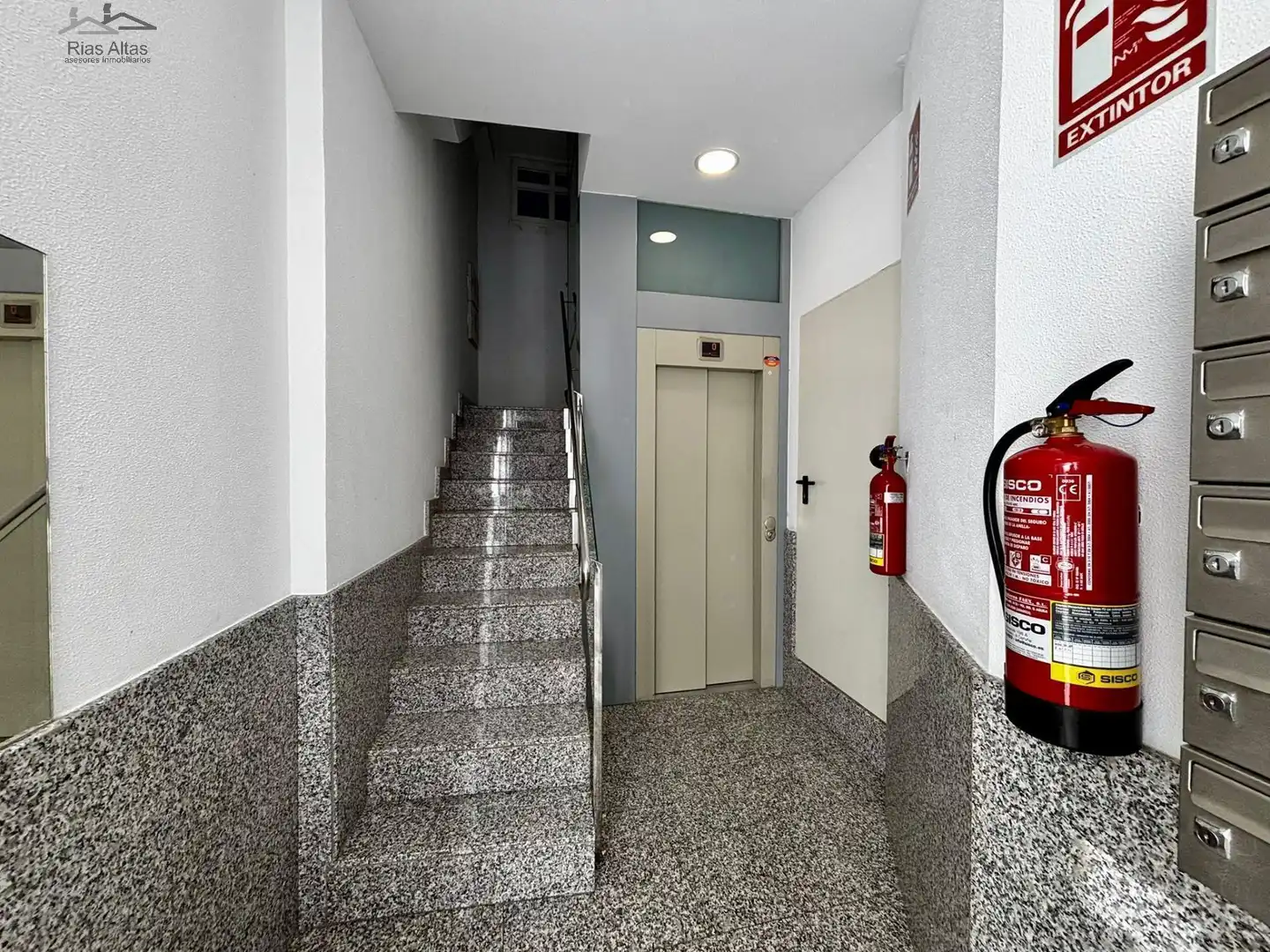 Piso de alquiler en A Coruña Capital  con Calefacción y Amueblado