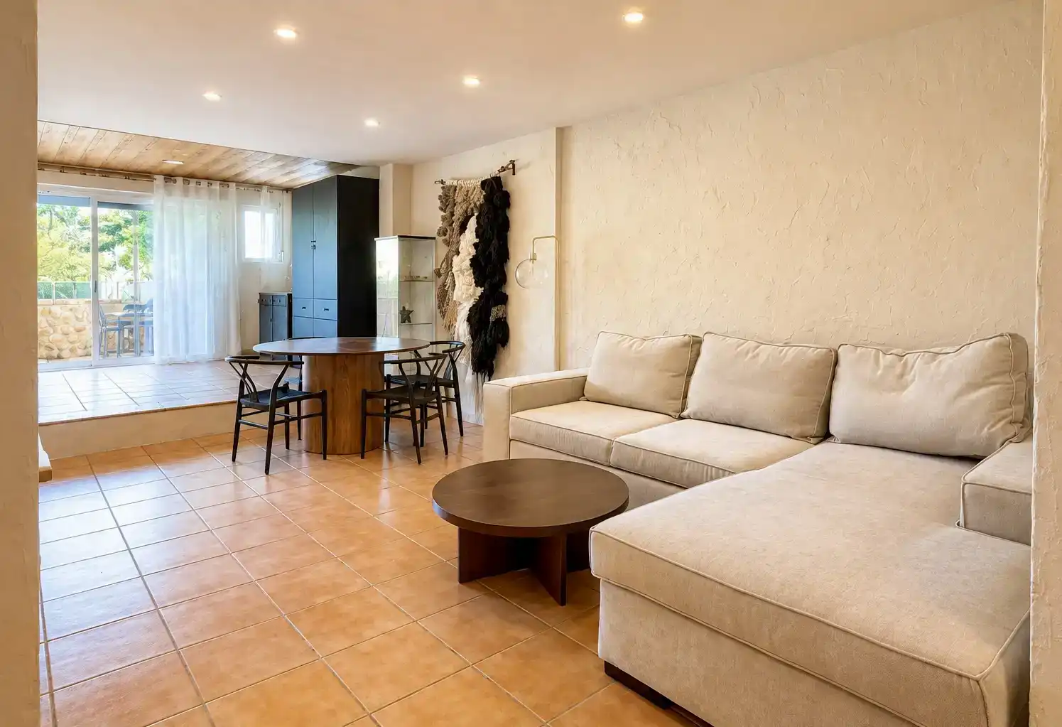 Sala d'estar de Casa adosada en venda en Altea amb Moblat i Balcó