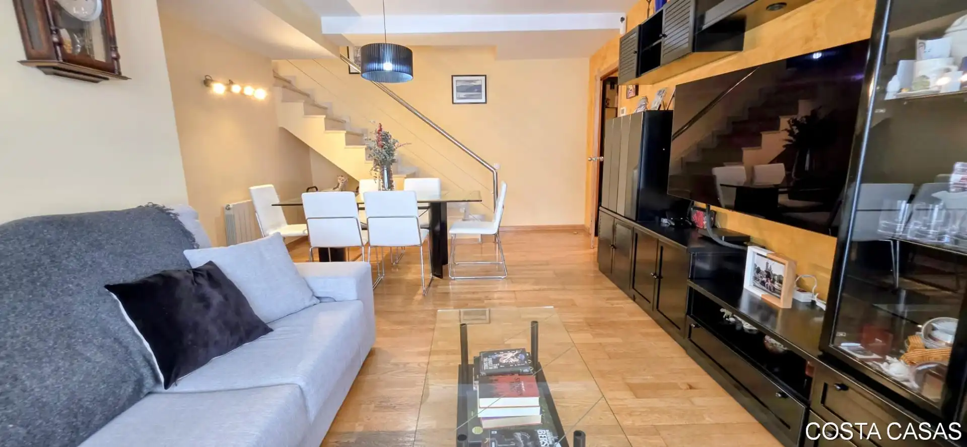 Living room of Duplexes for sale in Castelldefels  with Air Conditioner, Heating and Parquet flooring