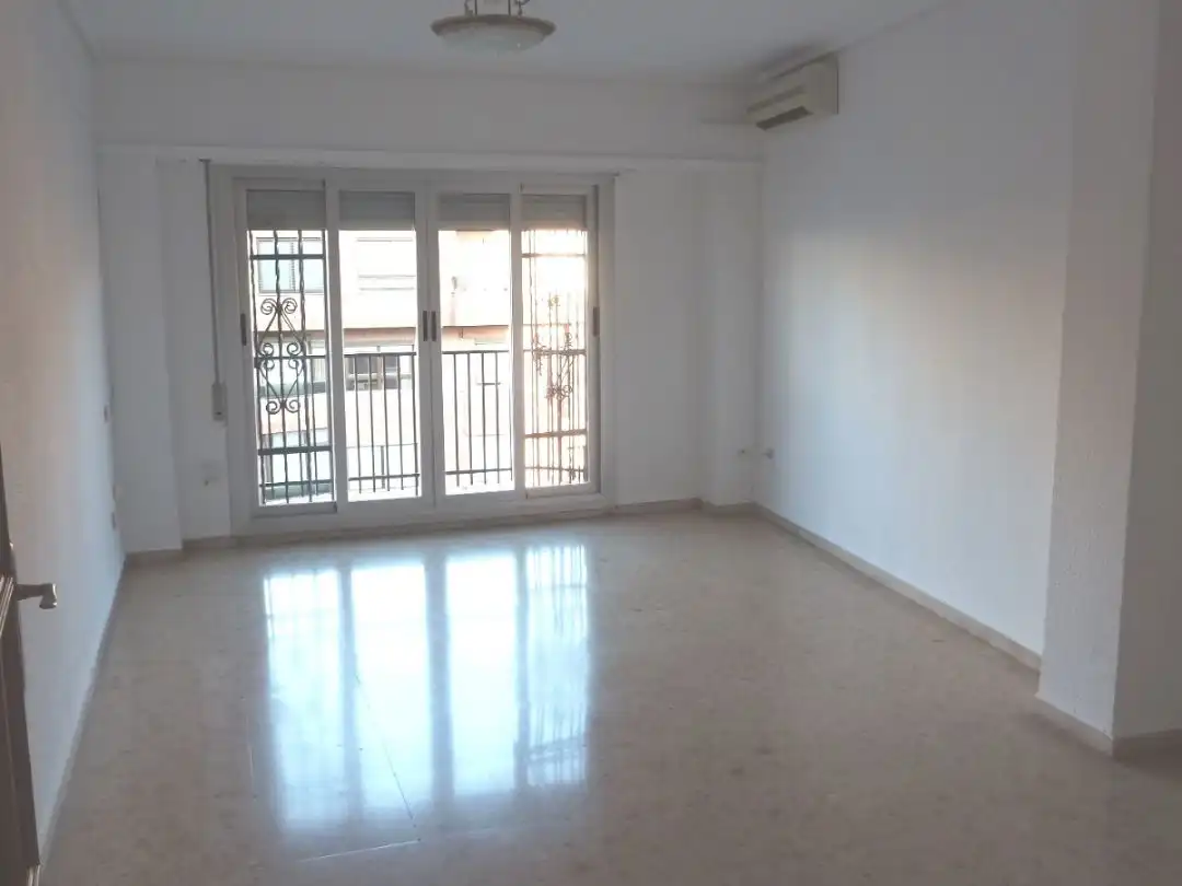 Wohnzimmer von Wohnung zum Verkauf in  Valencia Capital mit Klimaanlage und Balkon