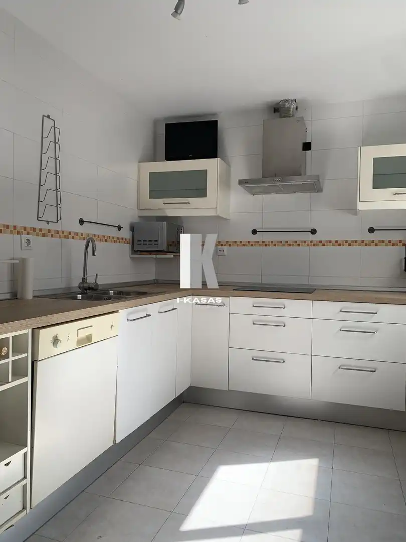 Kitchen of Flat for sale in El Puerto de Santa María  with Air Conditioner, Terrace and Storage room