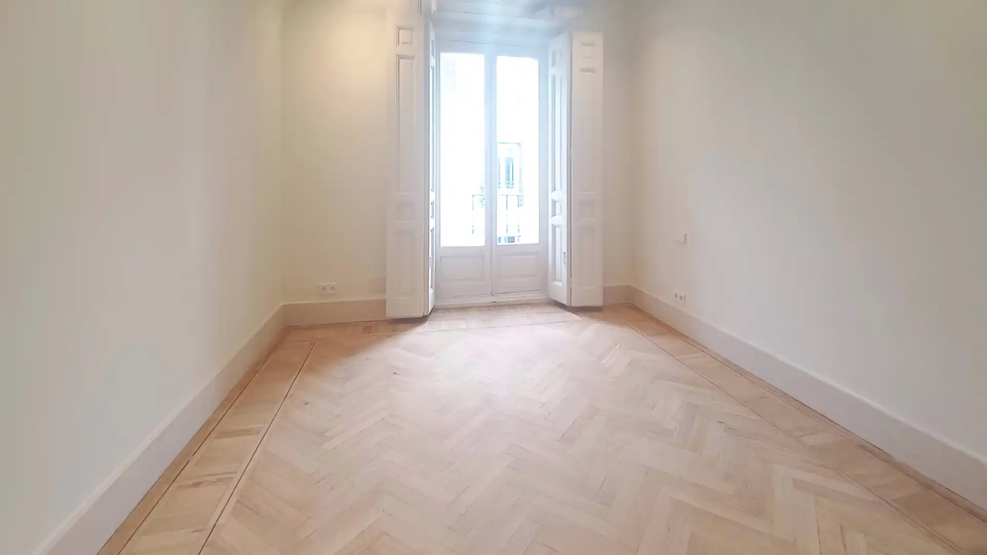 Schlafzimmer von Wohnung zur Miete in Madrid mit Klimaanlage, Heizung und Parkett