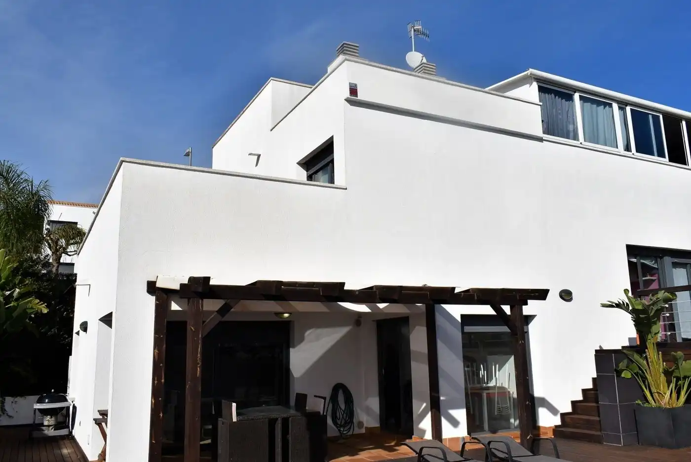 Vista exterior de Casa adosada en venda en Calafell amb Calefacció, Jardí privat i Terrassa