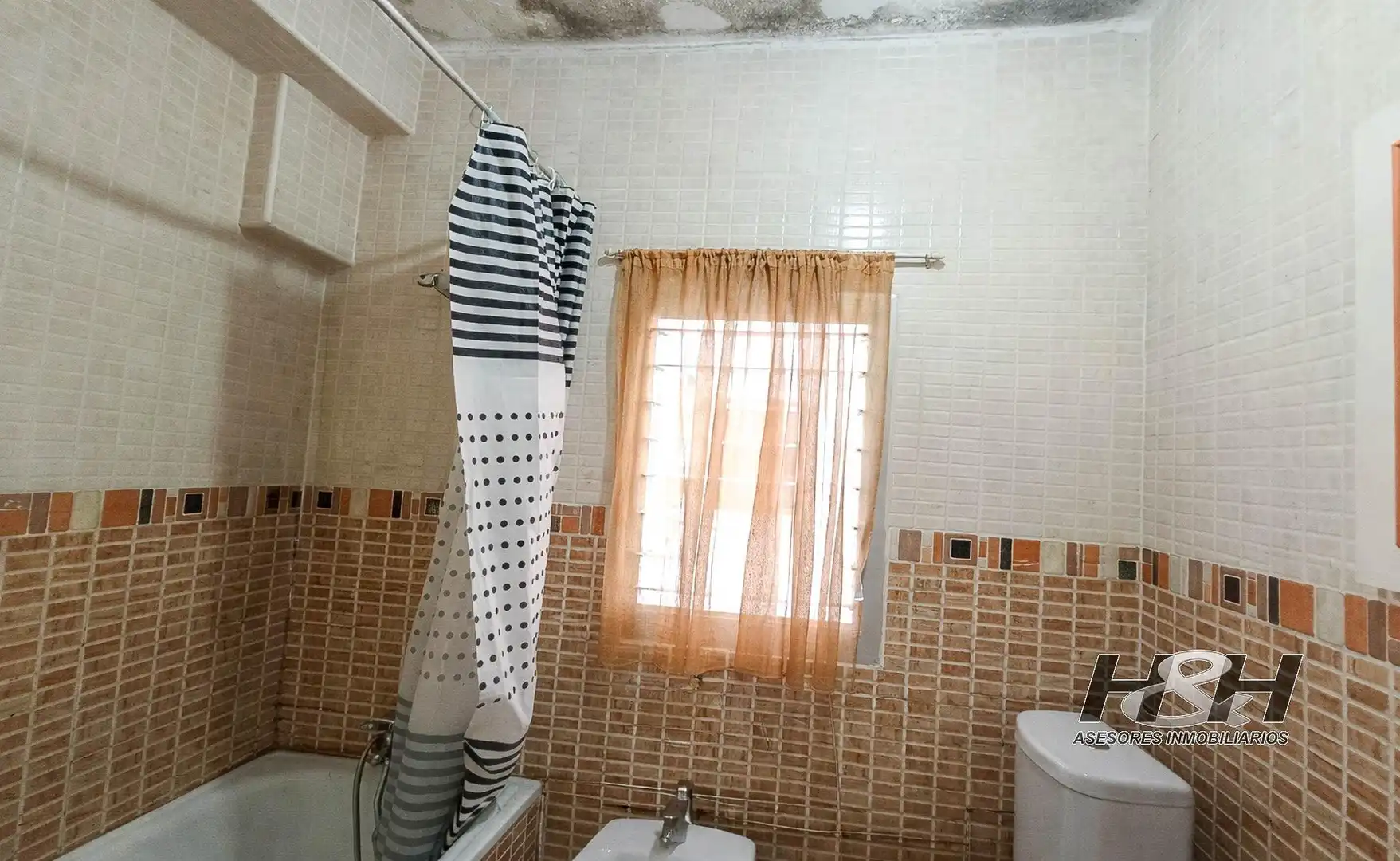 Baño de Piso en venta en Paterna con Aire acondicionado y Calefacción