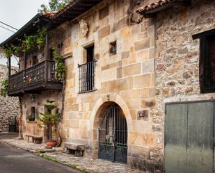 Vista exterior de Casa adosada en venda en Cabuérniga amb Terrassa