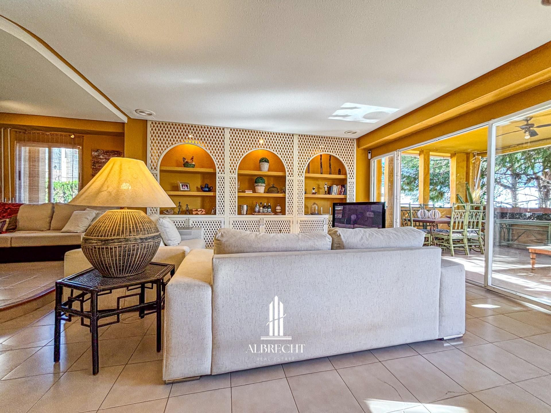 Sala d'estar de Casa o xalet de lloguer en Santa Pola amb Aire condicionat, Calefacció i Jardí privat