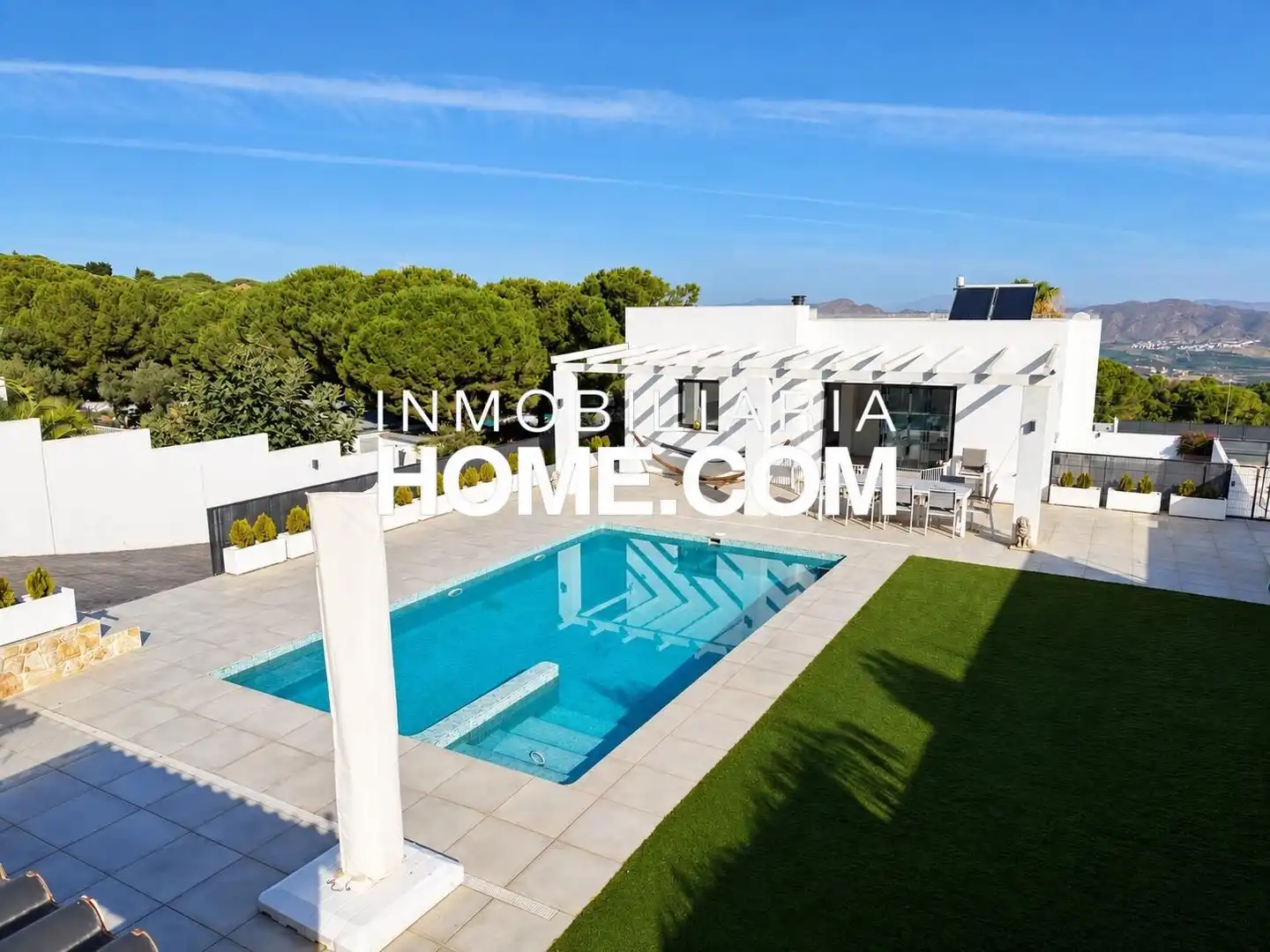 Chalet con piscina en venta en Calle de Benalmádena, imagen 5