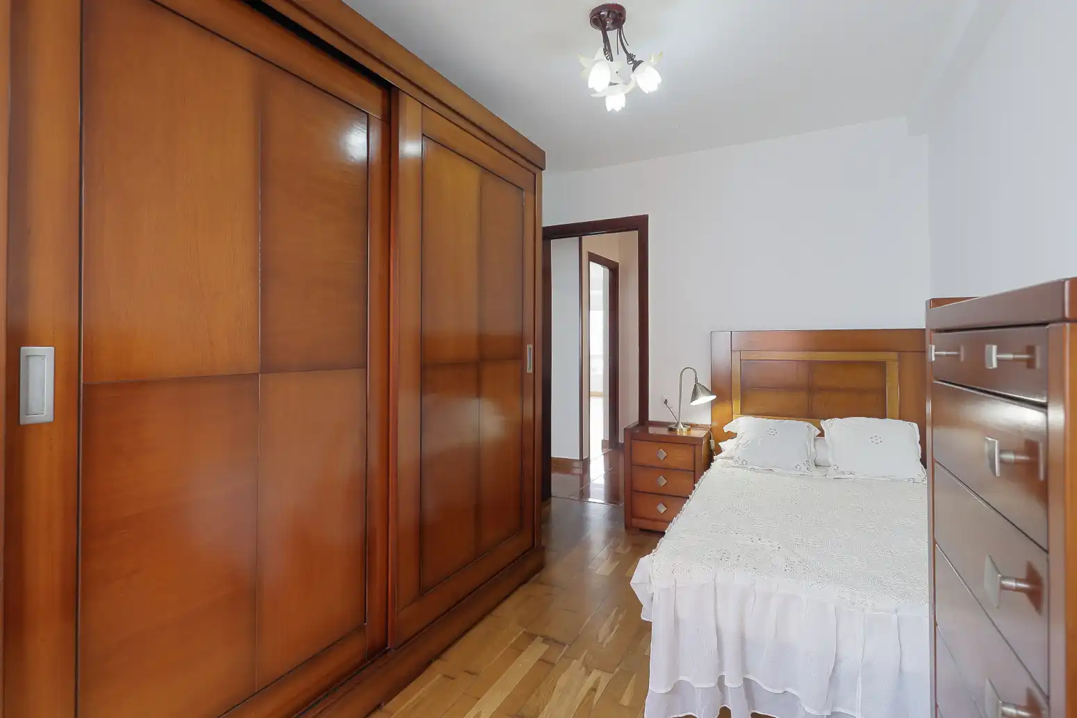 Habitación de Piso en venta en Gijón  con Calefacción y Parquet