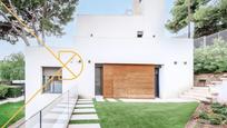 Exterior view of House or chalet for sale in  Barcelona Capital  with Air Conditioner, Heating and Private garden