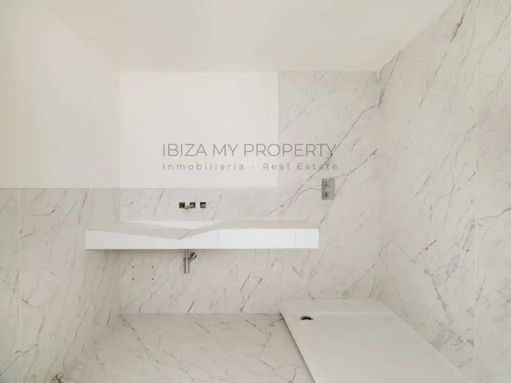Baño de Casa o chalet en venta en Santa Eulària des Riu con Aire acondicionado, Trastero y Piscina