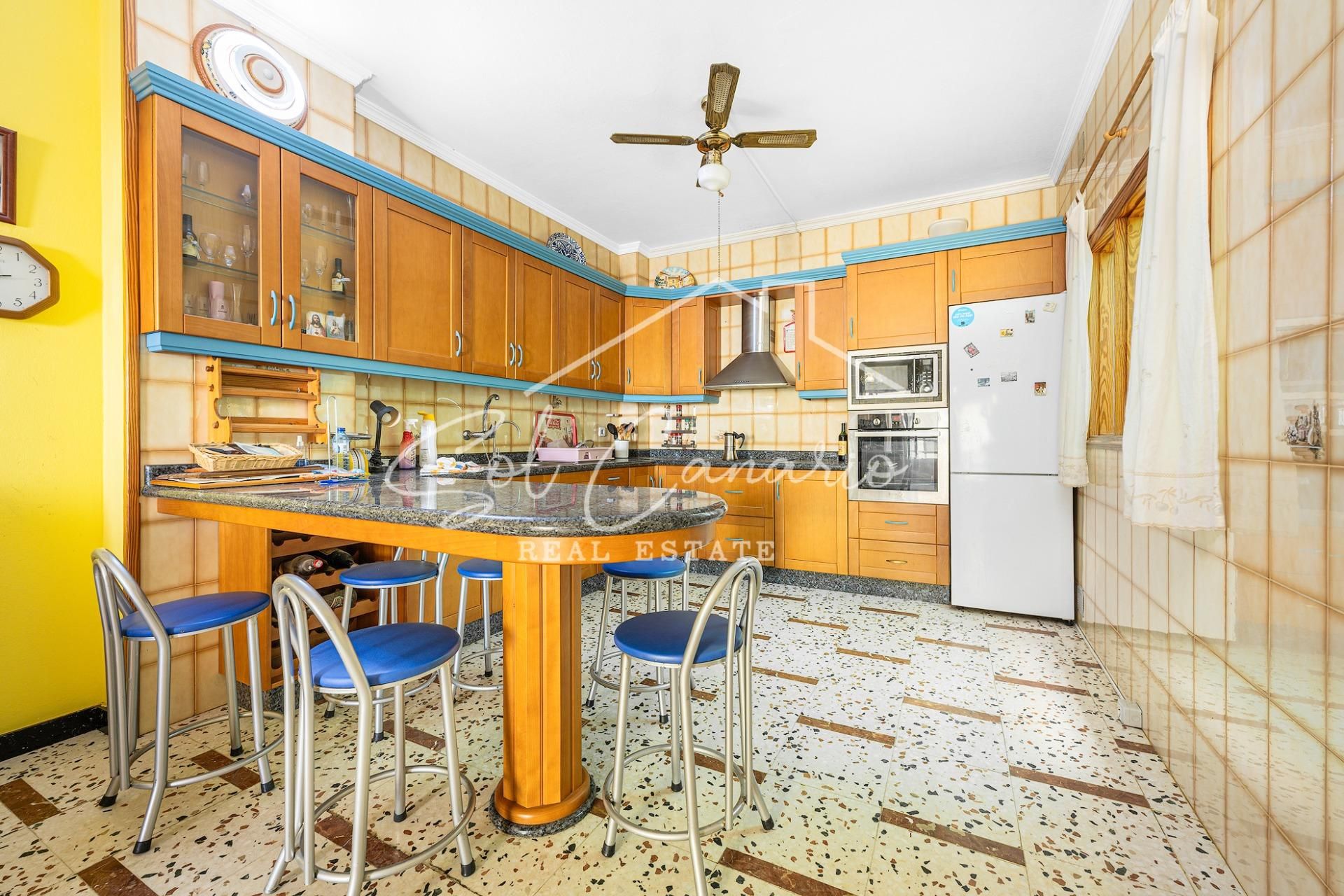 Kitchen of Flat for sale in Telde  with Terrace and Balcony